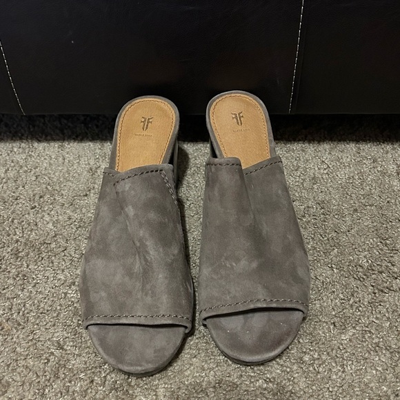 Frye Blake Leather Suede Slip On Block Heel Mules in Ash Taupe Women’s Size 9.5 - Picture 4 of 9